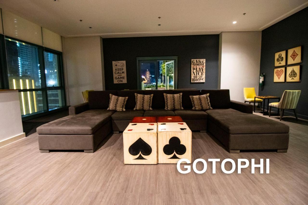 One Uptown Residence Taguig Exterior foto
