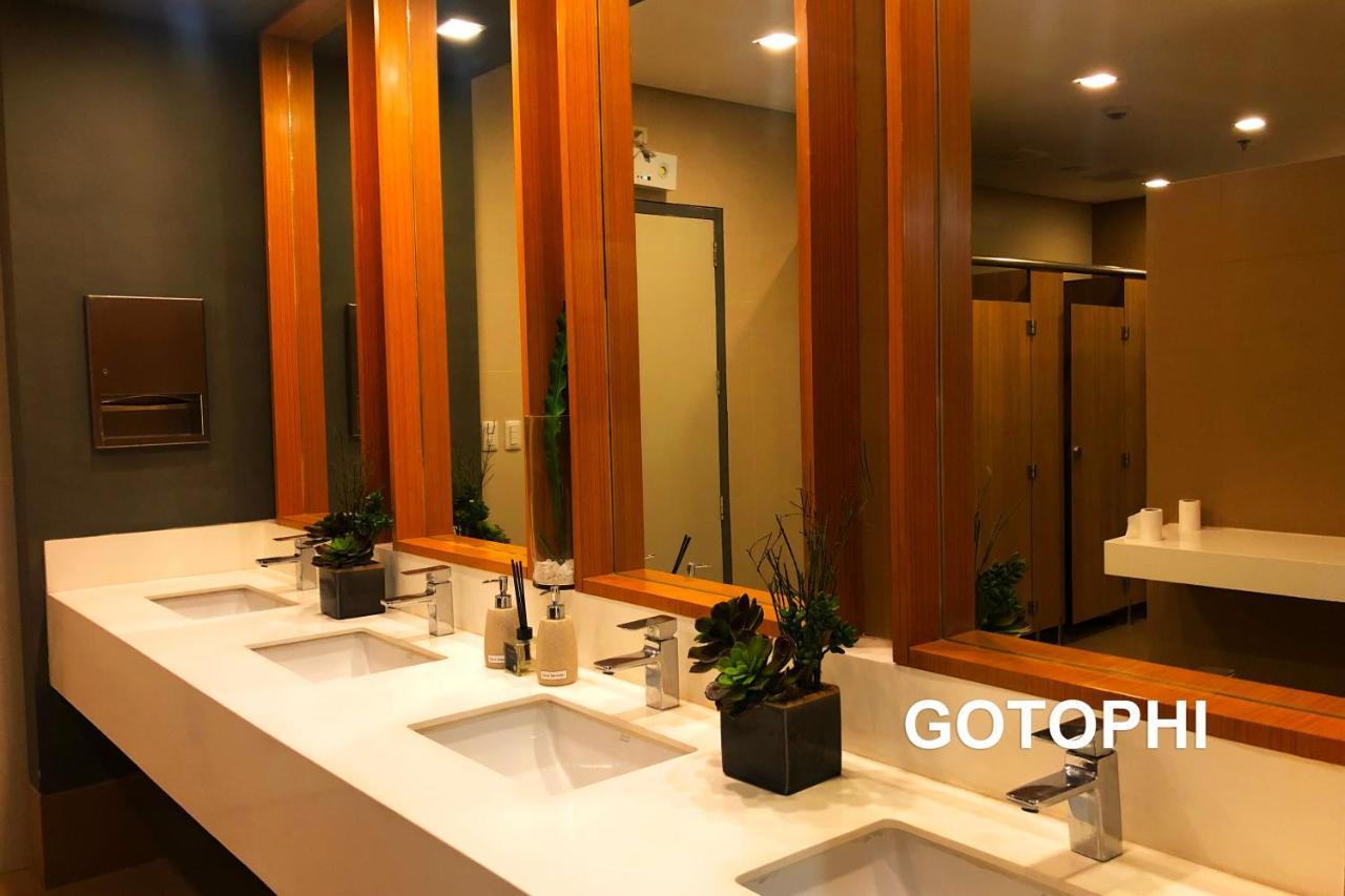 One Uptown Residence Taguig Exterior foto